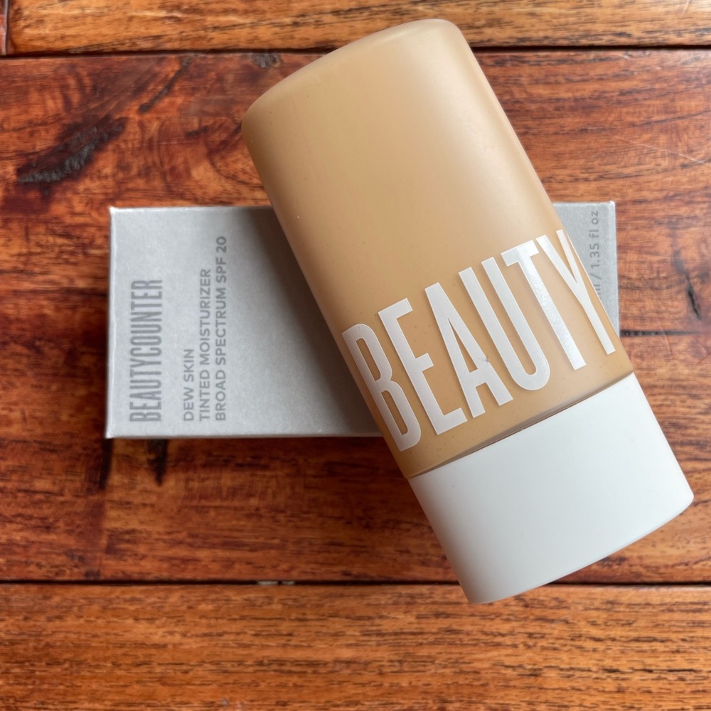Beautycounter Dew Skin Tinted Moisturizer No. 3